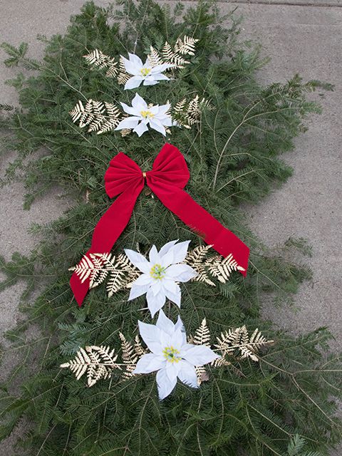 WREATHS &amp; GRAVE BLANKETS